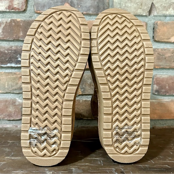 Madden Girl Sz 6 Tan Faux Suede Platform Boots with Rhinestones NWOT - Picture 14 of 16